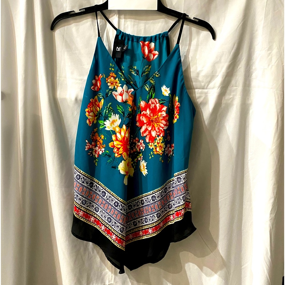 Scarf pattern sleeveless blouse